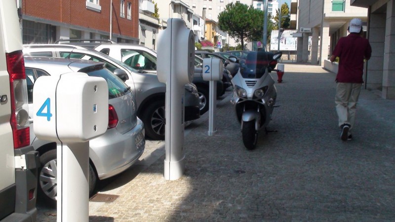 bessa leite.JPG (149.05 KiB) Visto 2775 vezes ainda não tem sinalética de proibição de estacionamento
