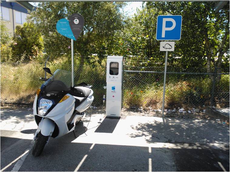 Posto Mobi-e Pavilhão multidesportivo.jpg