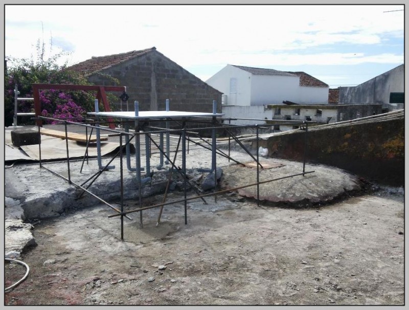 Fazendo a armação em ferro.jpg