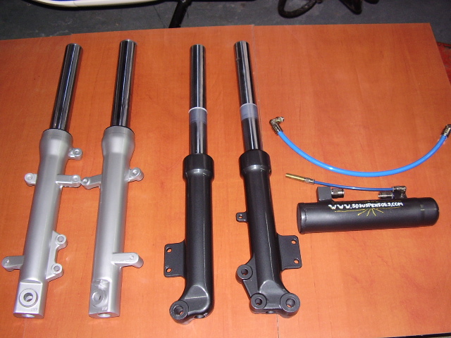 Bainhas lado esquerdo duma Predator;<br />Bainhas lado direito para esta E-MAX