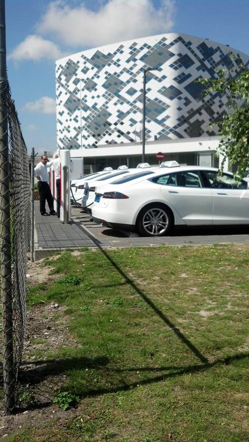 Tesla super1.jpg