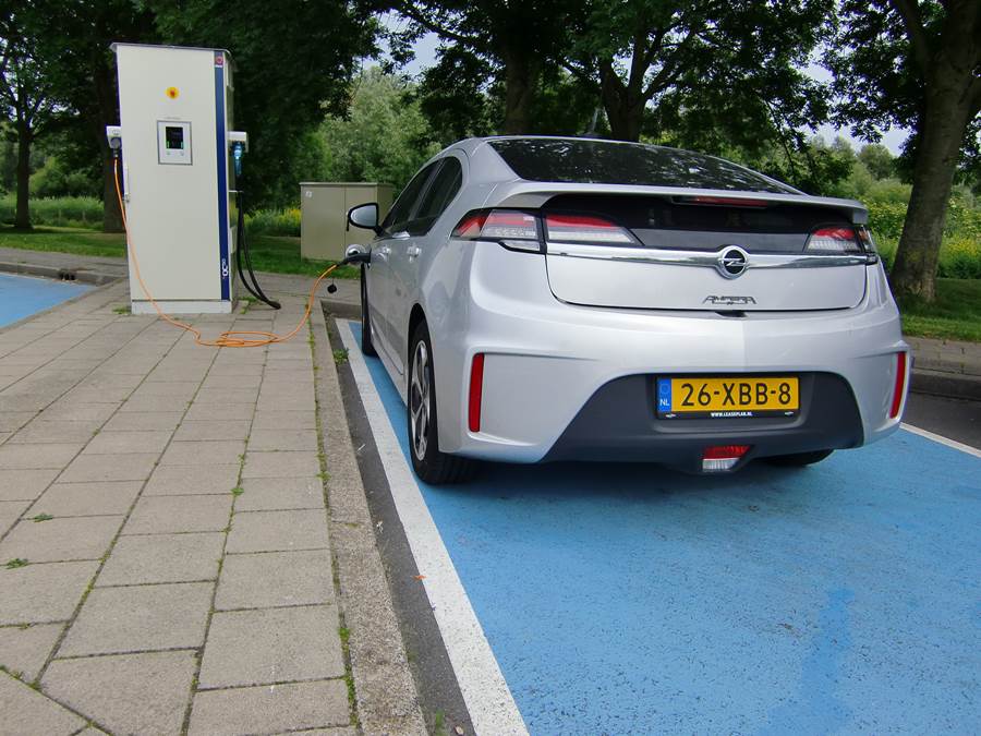 Opel AMP Hol.JPG