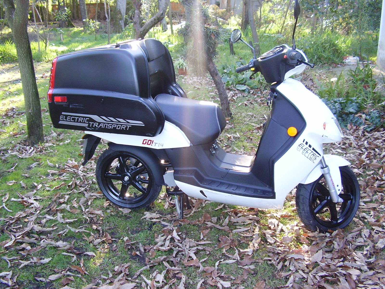 Na zona de Albergaria (parte de aldeamentos) esta scooter faz 90Km diáriamente pelas estradas de terra batida que naquelas povoações existe, provavelamente no nosso país o pior piso para uma distribuição diária de correspondência.