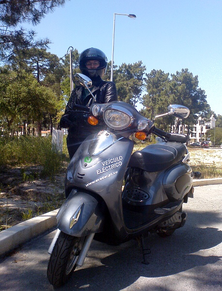 2009-05-02_Yana+EV-Metro_04.JPG