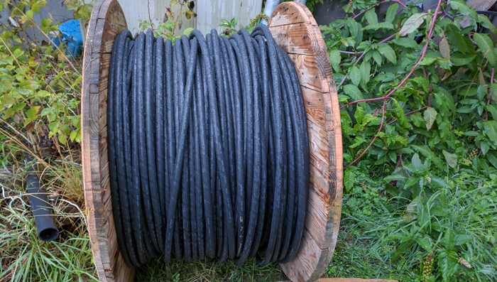 500m de cabo LSVAV 4x16mm com proteção mecânica por manga de aço