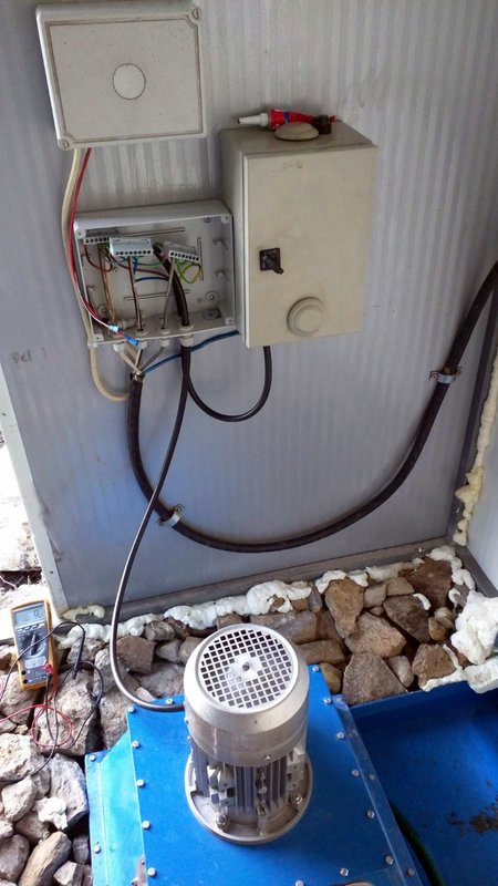 IMG-20170328-WA0007.jpg (195.41 KiB) Visto 22599 vezes Quadro eléctrico de interligação
