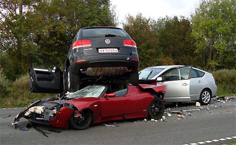 tesla-electric-car-prius-accident-photo2.jpg