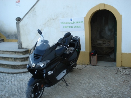 Ponto de carga Freguesia da Barreira Leiria 002.jpg