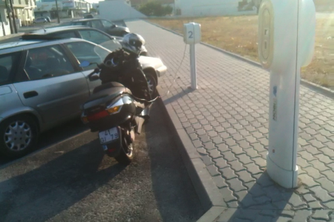 Posto Mobi.E em VN de Azeitão.