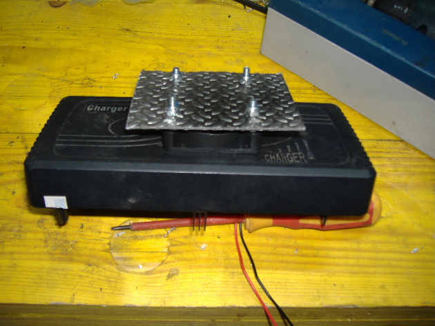 Esta chapa serve de chapéu ao ventilador