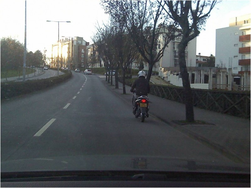 veiculo eléctrico.jpg
