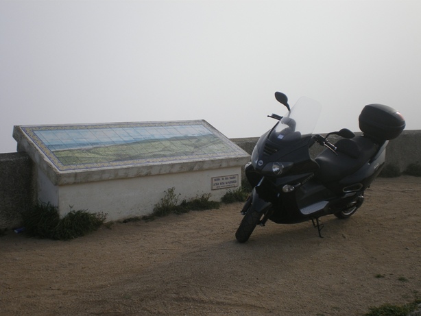 Este ponto em dias limpos é magnífico, com uma vista deslumbrante pelo infinito pinhal onde se pode avistar a Praia da Tocha e a Praia de Mira