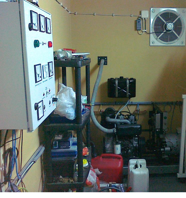 Vista parcial da casa de control de energia, vista do grupo gerador